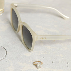 Diff Meredith Opaline + Grey Gradient