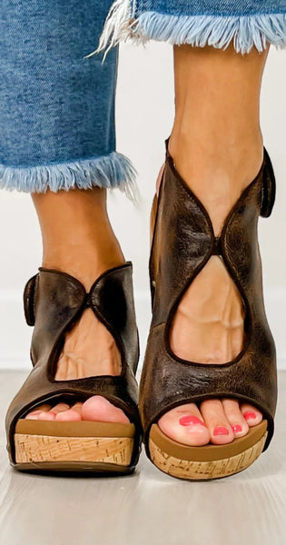 Corky's Frisky Wedge - Espresso Crinkle