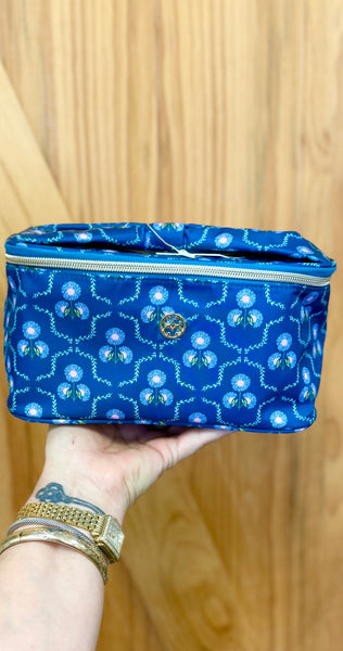 Mary Square Kiss and Makeup Bag- Venice Vines