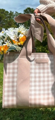 Casemate Jelly Tote Bag- Latte Gingham Bow