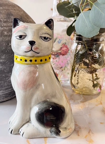 Vintage-Inspired Stoneware Cat Vase