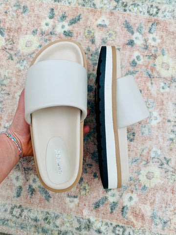 COCONUTS BY MATISSE BESS PLATFORM LOAFER