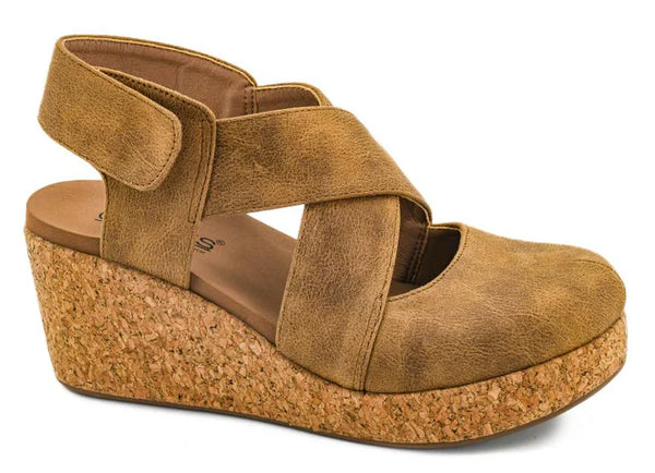 Corky's Case Closed Wedge - Tan