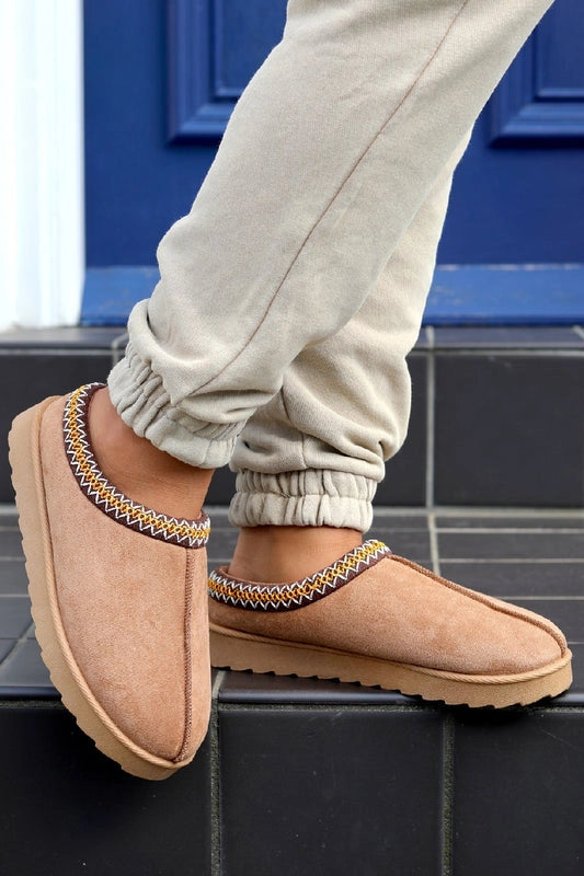 Jackson Hole Sherling Clog - Camel