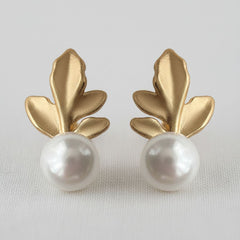 Elegant Leaf Design Pearl Drop Earrings