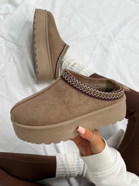 Aspen Sherling Clog - Camel