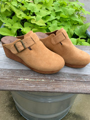 Corky's Banks Wedge | Wheat Suede